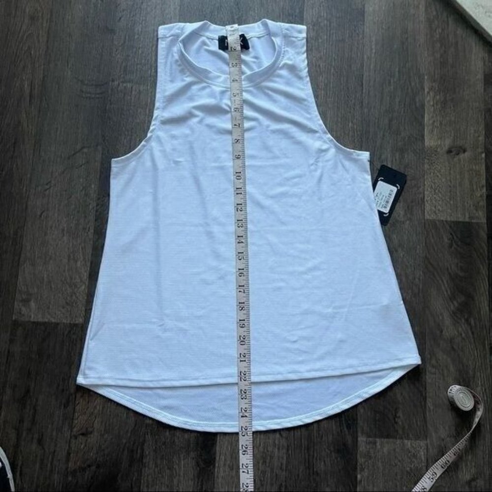 NUX White Sweat Yoga Tank Sleeveless Crewneck Lightweight Workout Top Size XS - Picture 7 of 10